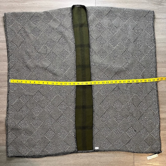 NWT- Madewell Women’s Poncho Cape Shawl One Size - Picture 5 of 6